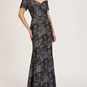 NWT JS Collections Women's Rosalina Mermaid Gown